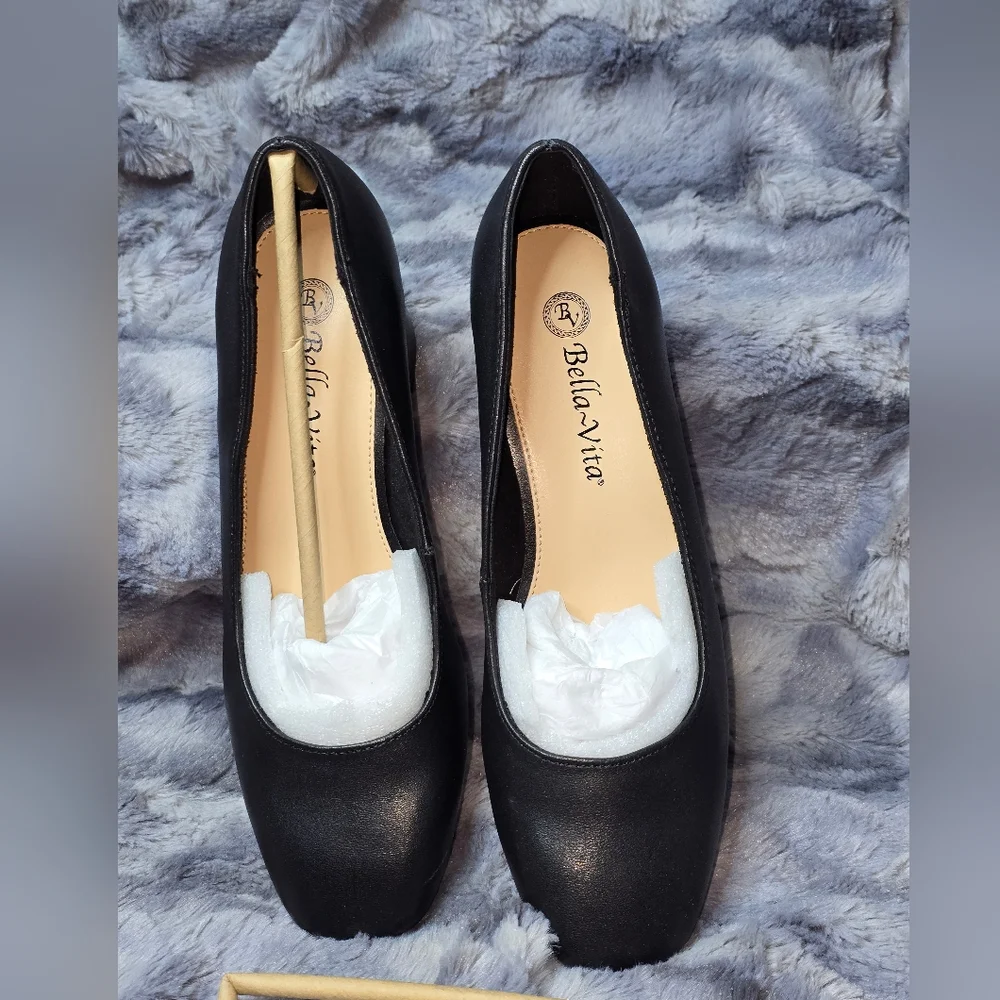 NWB‎ Bella Vita Jillian Block Heel Square Toe Pumps Black Leather Size 7.5